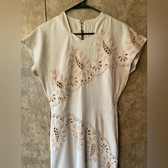 Vintage Original Franklin Embroidered Cutouts Shift Wiggle Dress M Linen Beige - Picture 2 of 16